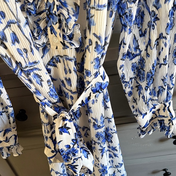 Tory Burch Blue and White Floral Ruffle Blouse - Picture 6 of 7